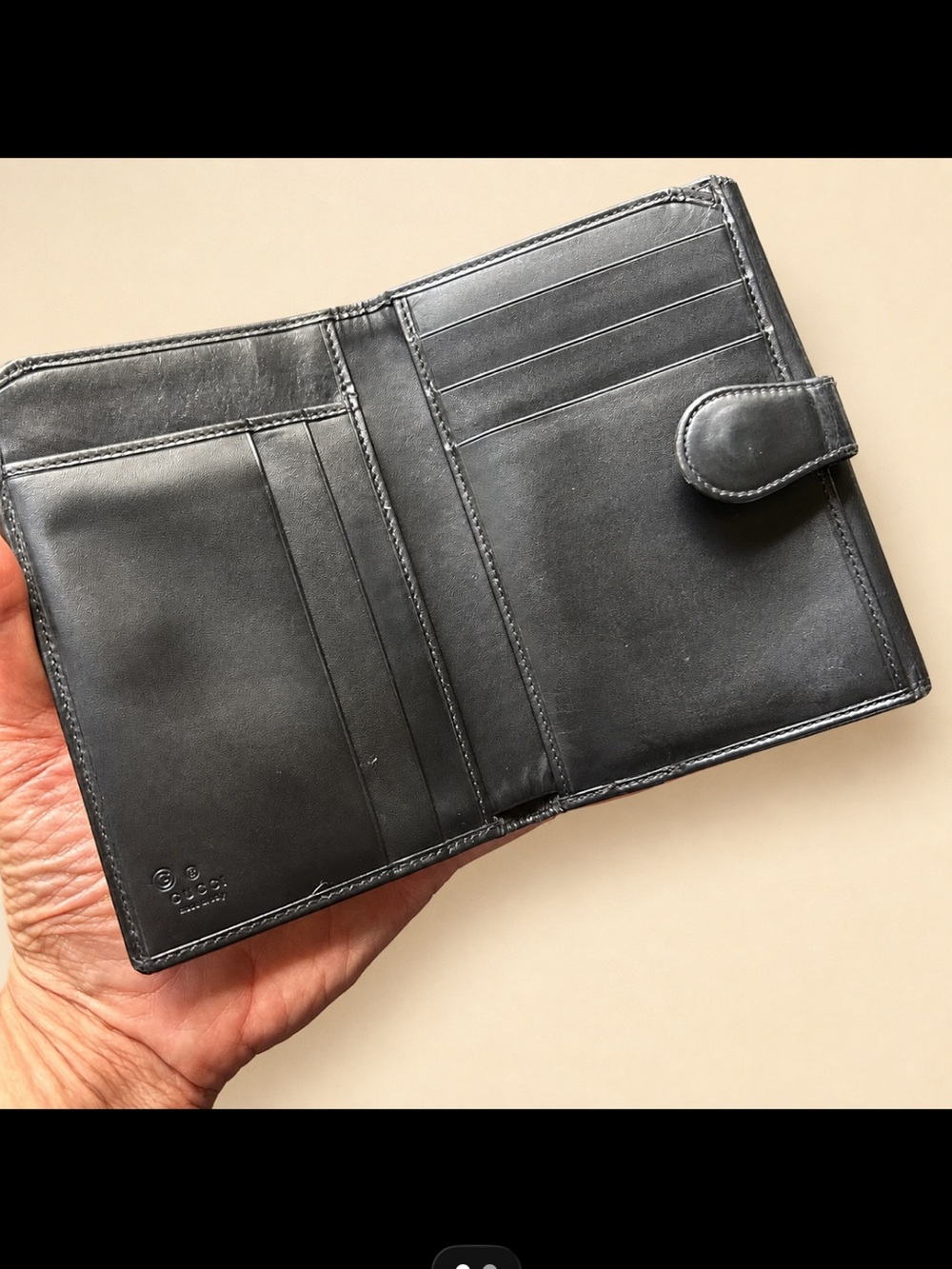 GUCCI Midsize Black WALLET EUC - Picture 3 of 10